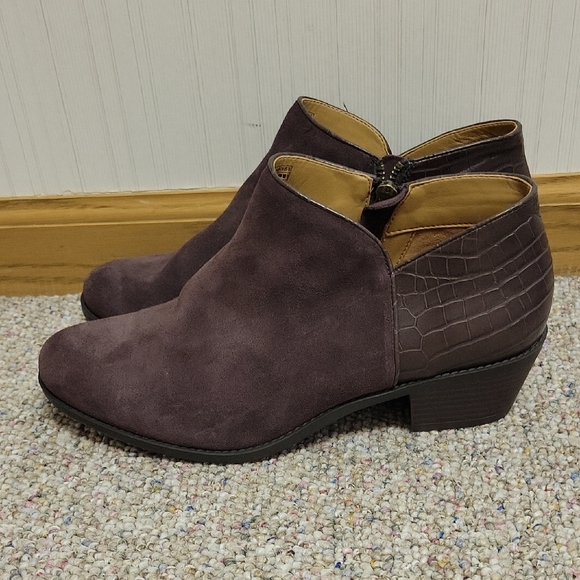 Vionic Plum Water Resistant Marissa Ankle Booties, Wmns Sz 11. New Without Tags - Picture 2 of 9